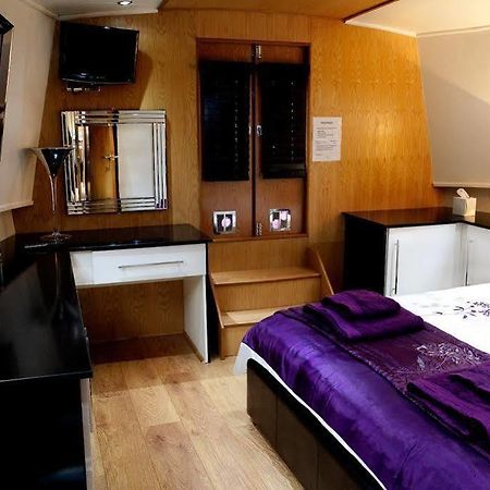 The Joker Boat Hotel Liverpool Eksteriør billede