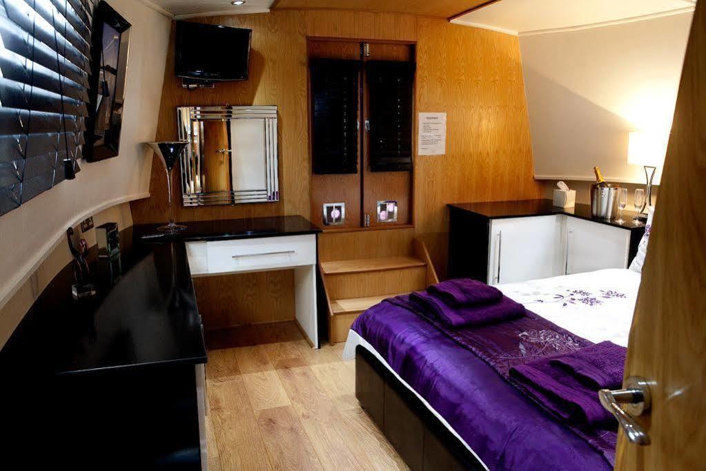 The Joker Boat Hotel Liverpool Eksteriør billede